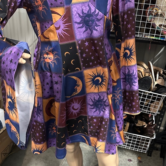 Vibrant 60s inspired Sun and Moon Mini Dress in Purple and Orange - Picture 4 of 7